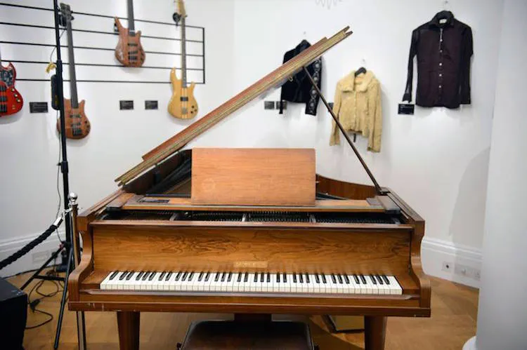 Sotheby's i chock då ABBAs piano förblev osålt