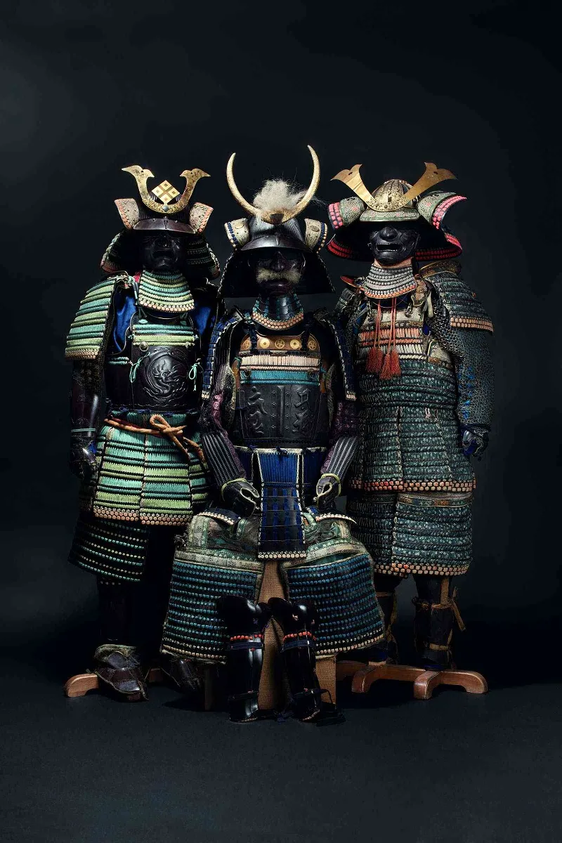 Derecha: Do Maru Gusoku, período de mediados Edo (c.1250). Precio estimado: 13.000 €