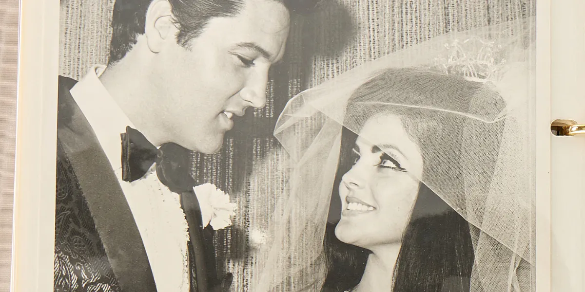 Fotoalbum från Elvis och Priscilla Presleys bröllop den 1 maj 1967. Foto © Bruun Rasmussen (detalj)