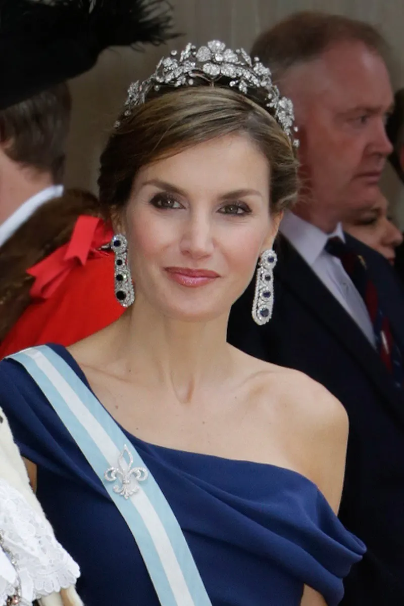 La Reina Letizia con pendientes de zafiros
