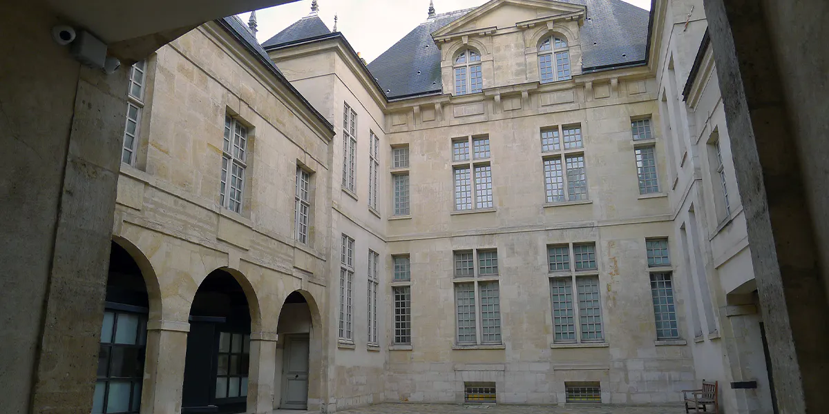 Das Hôtel de Donon im Pariser Stadtteil Marais beherbergt seit 1990 das Musée Cognacq-Jay. Foto von Mbzt – Eigenes Werk (Lizenz CC BY 3.0/https://creativecommons.org/licenses/by/3.0/) via Wikimedia Commons
