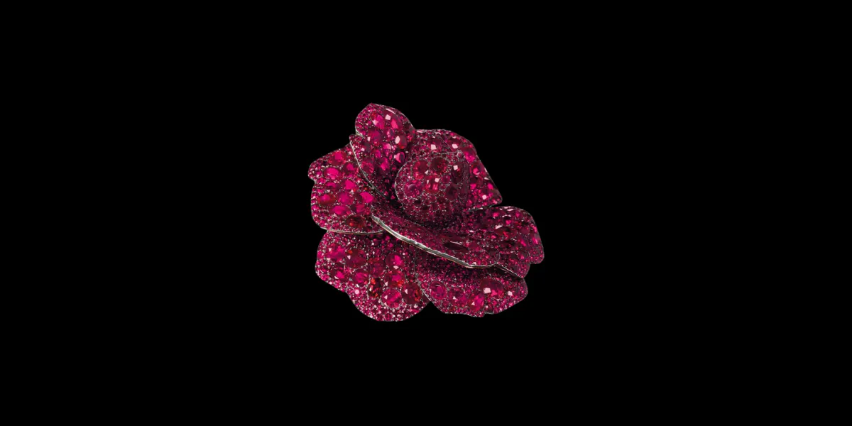 Blumenbrosche mit Rubinen, JAR (2003). Versteigert bei Christie’s im Mai 2012 für 1.179.000 CHF. Foto © Christie’s (Detail)