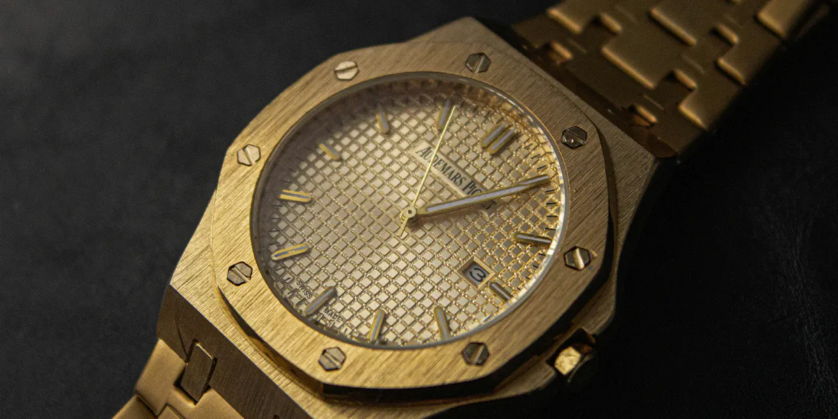Audemars Piguet Royal Oak. Photo by Metehan Gümüşdağ (detail)