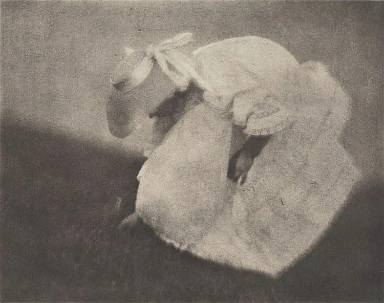 HEINRICH KÜHN. Edeltrude en la ladera. Estudio de valores tonales (c. 1907)