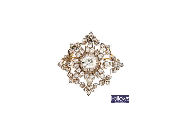 Broche de diamantes de diseño calado de principios del siglo XX