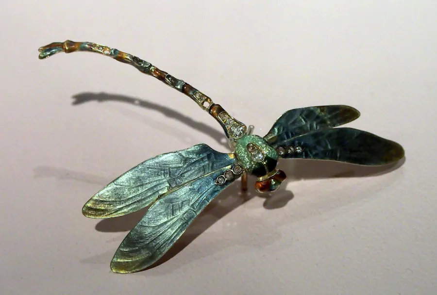 Broche Libellule Verte émaillée Sur Métal Gris Foncé - Décorée De Strass Verts, Occasion Bon état