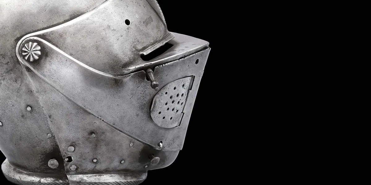 Geschlossener Helm zum Plankengestech, süddeutsch um 1580. Foto © Landshuter Rüstkammer (Detail)