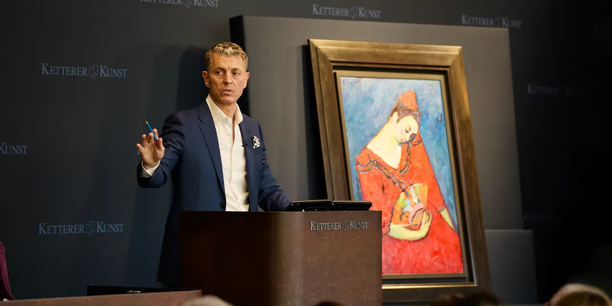 Auktionator und Firmeninhaber Robert Ketterer versteigert Alexej von Jawlenskys "Spanische Tänzerin" im Zuge des Evening Sale am 7. Juni. Foto © Ketterer Kunst (Detail)