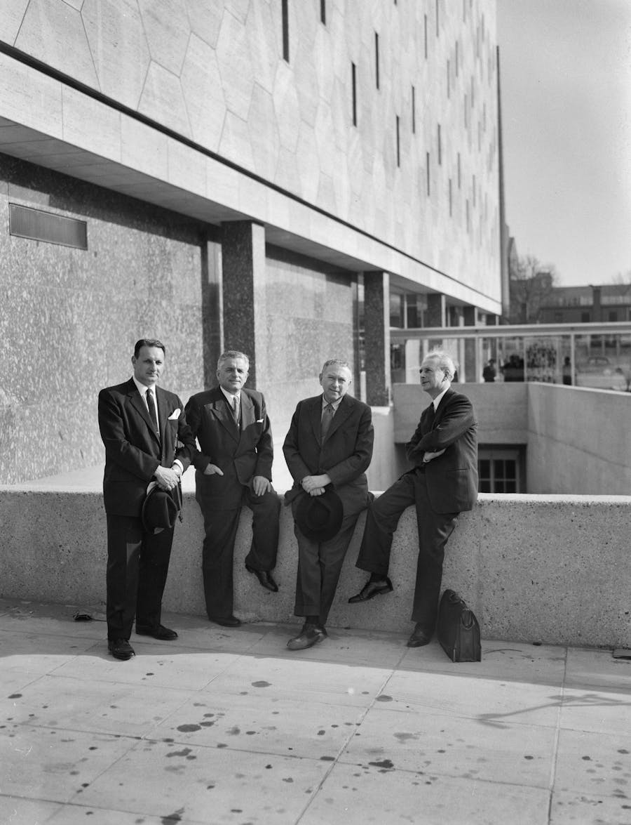 Design in Focus: Marcel Breuer's 'Long Chair' | Barnebys Magazine