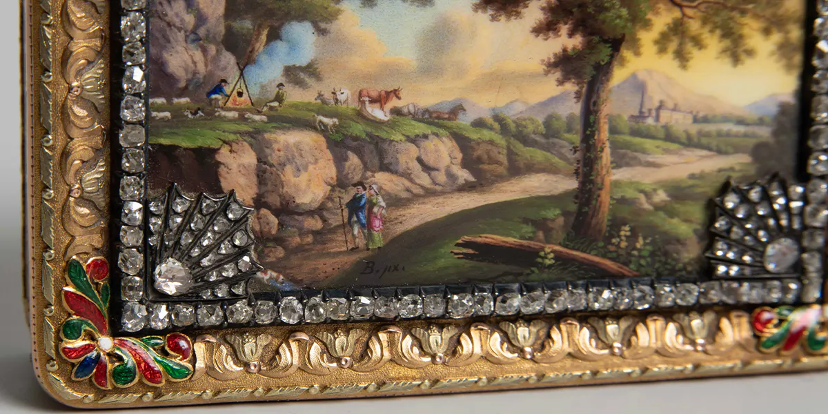Golddose mit Emaillemalerei, Charles Colins & Söhne, Hanau, um 1830, 14K-Gold "quatre couleurs", Meistermarke Charles Colins & Söhne, Malerei von Johann Daniel Berneaud (Hanau 1773–1861), signiert "B", 8,8 x 6,3 x 2 cm, ca. 149 g. Foto © Schuler Auktionen (Detail)