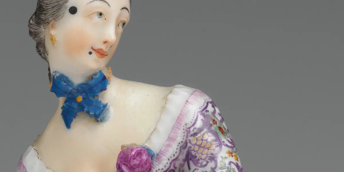 Lucinda aus der Commedia dell' arte-Serie von Franz Anton Bustelli für die Porzellanmanufaktur Nymphenburg. Foto CC0 (Detail)