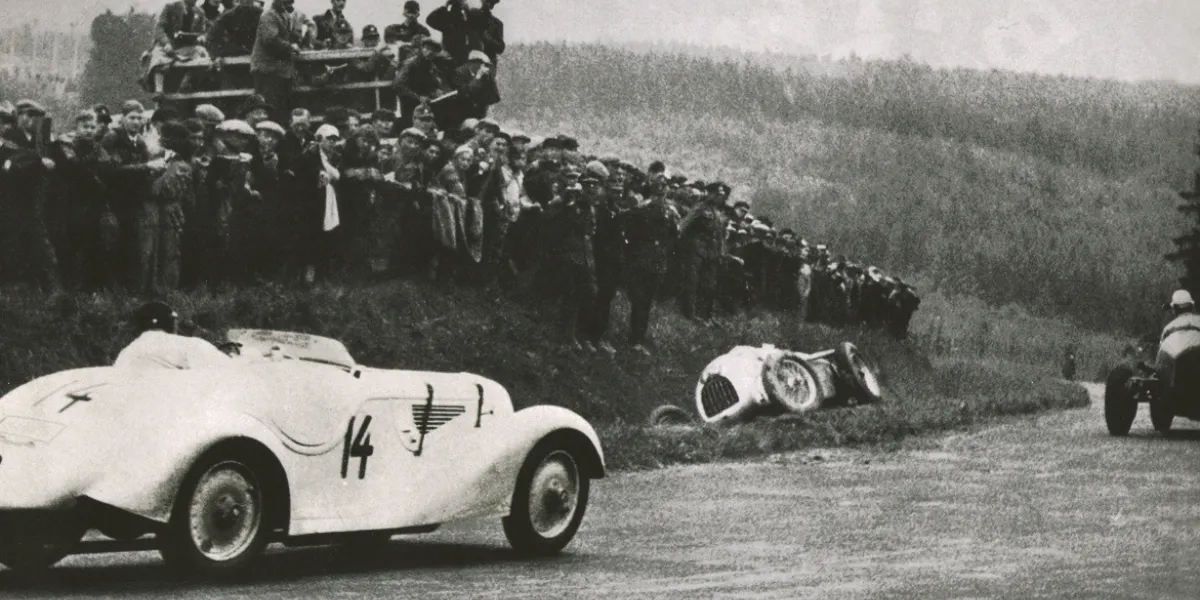 BMW 328. Foto © BMW (detalj)