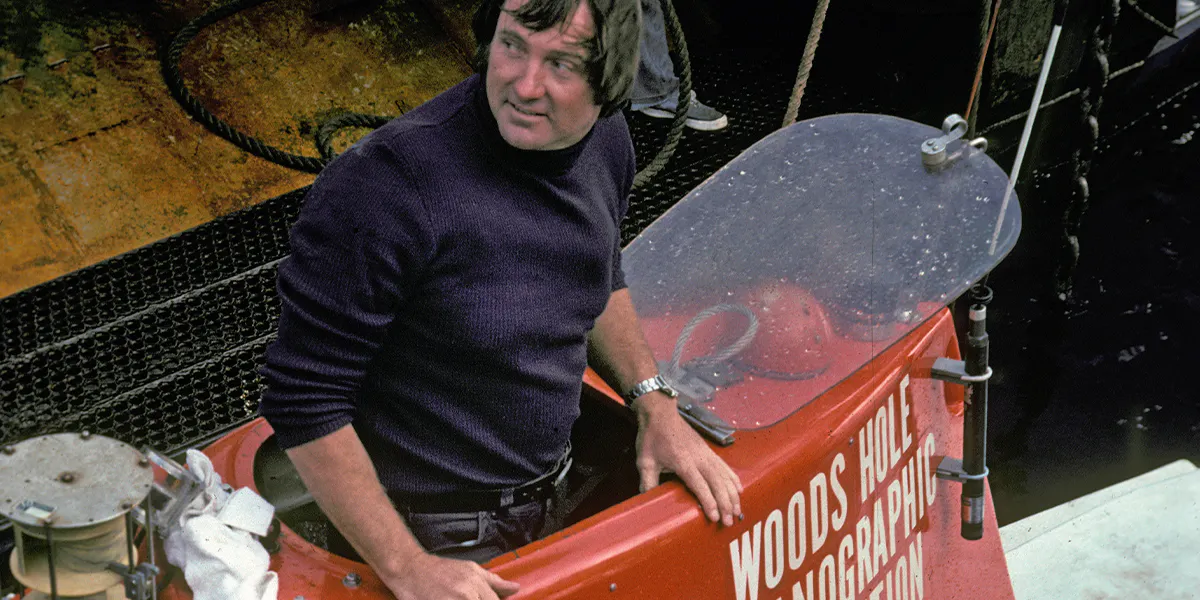 Al Giddings con il suo Rolex "Red" Submariner a bordo del sommergibile "Alvin," con il quale si immerse nel relitto del "Titanic," riscoperto l'anno precedente, nel 1986. Foto © Sotheby's (dettaglio)