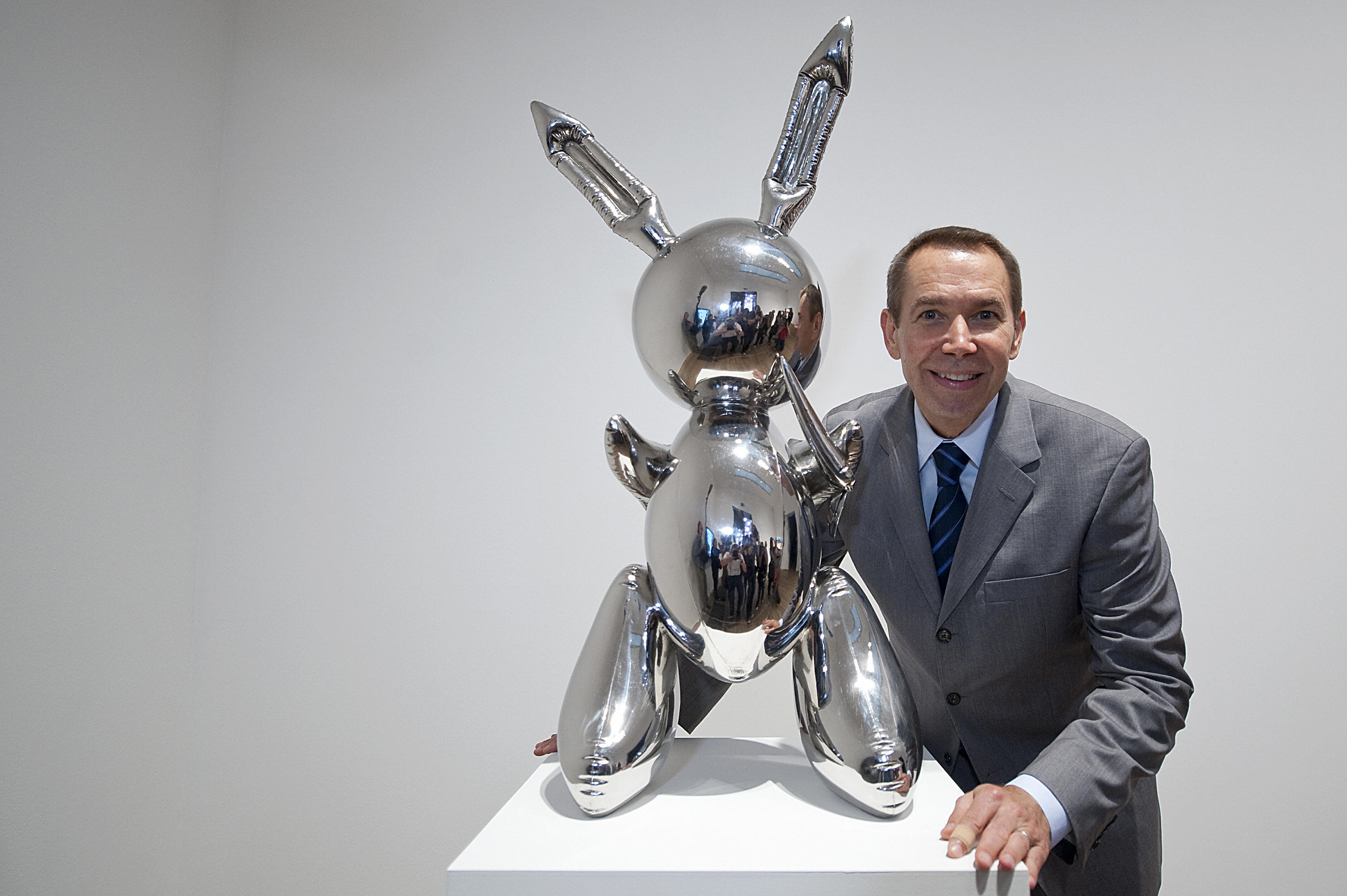 Jeff Koons is the Most Expensive Living Artist (Again