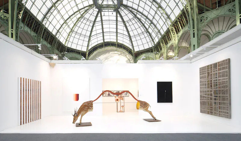 Kamel Mennour mässbås på Fiac 2015.