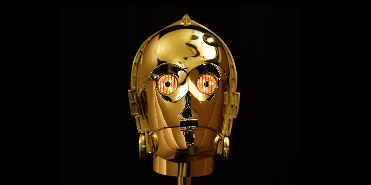 Testa di C-3PO illuminata, utilizzata sullo schermo in Star Wars: Una nuova speranza (1977). Stima: 600.000 - 1.200.000 dollari. Foto © Prop Store