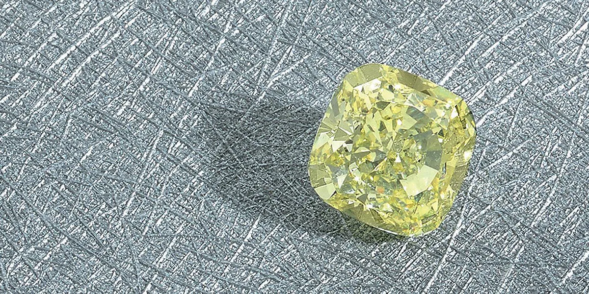 Fancy Intense Yellow-Diamant im Cushion-Cut von 5,93 ct | Foto: © HVMC (Detail)