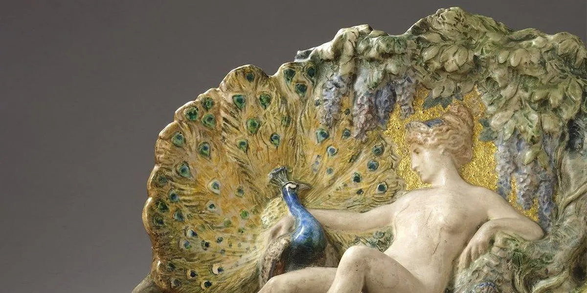 Edmond Lachenal & J. Costet, Dekoratives Keramikobjekt mit der Göttin Juno, signiert | Foto: © Rossini (Detail)