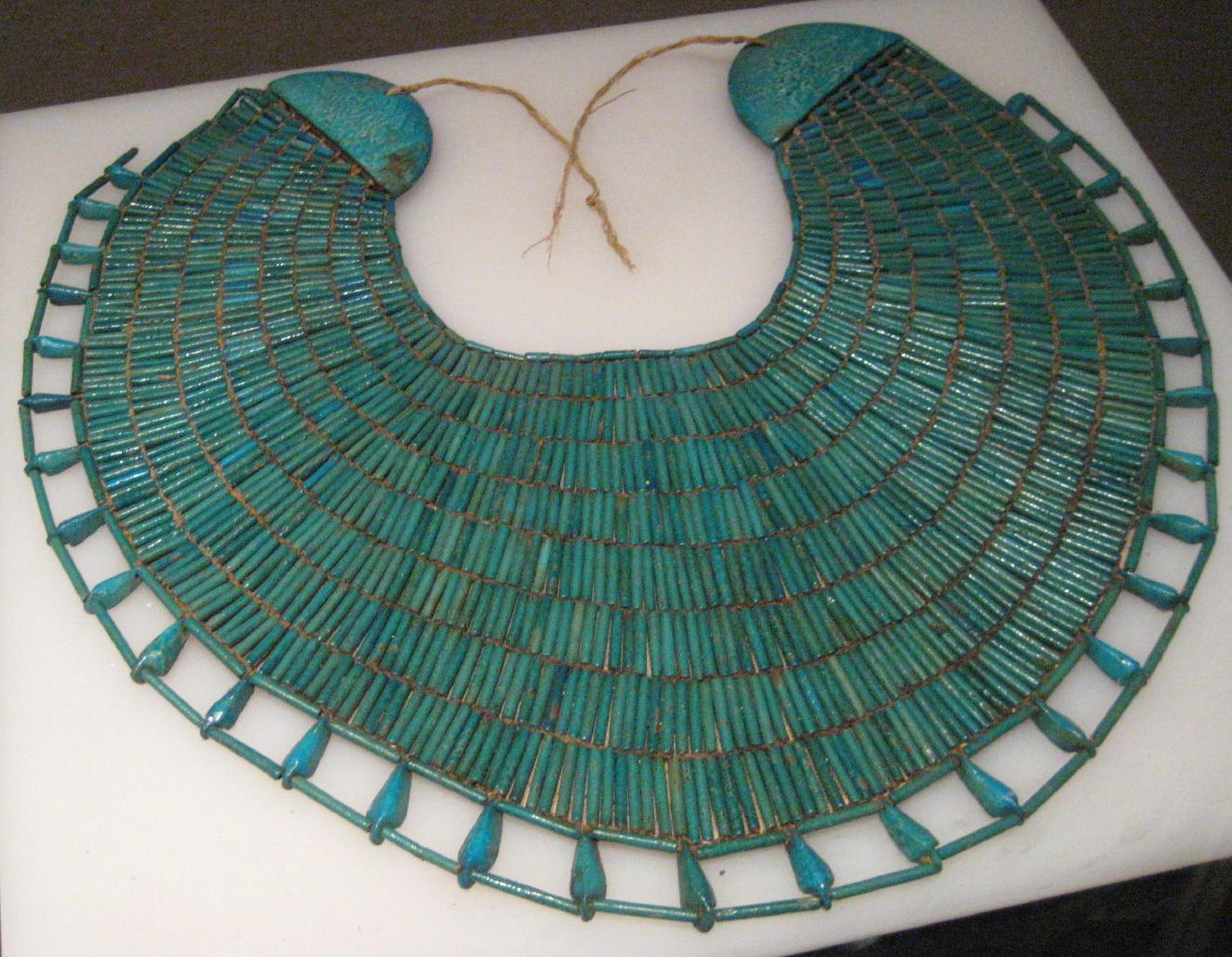 A Brief History of the Necklace | Barnebys Magazine