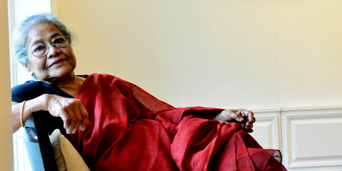 NEU-DELHI, INDIEN – 27. OKTOBER: Arpita Singh, Künstlerin der Vadehra Art Gallery, posiert am 27. Oktober 2015 in Neu-Delhi, Indien, für ein Profil-Shooting. (Foto von Priyanka Parashar/Mint via Getty Images)(Detail)


