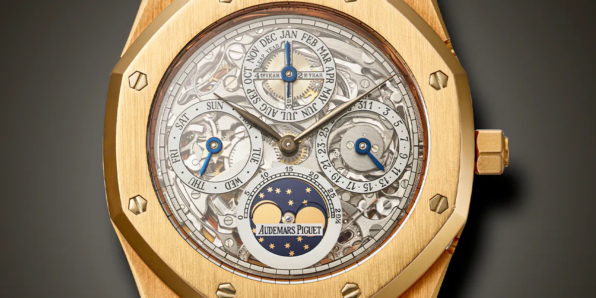 Audemars Piguet, Seltener skelettierter Ewiger Kalender „Royal Oak“ aus Roségold mit Mondphase, Ref. 25829OR. Foto © Christie's (Detail)