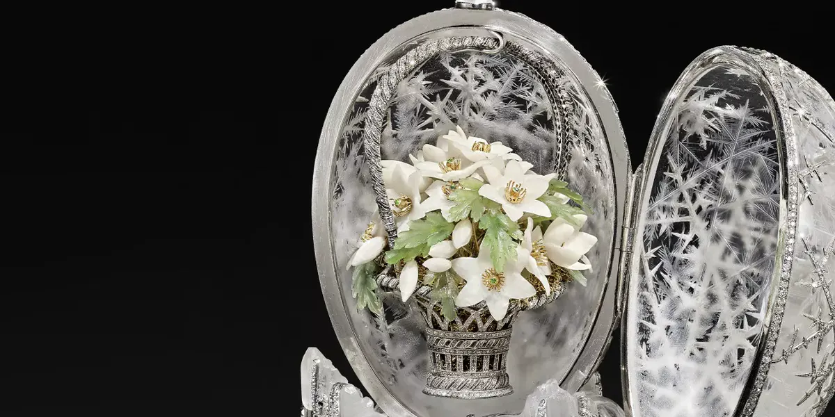 Magnifico e importantissimo uovo imperiale invernale di Fabergé, disegnato da Alma Theresia Pihl, maestro artigiano Albert Holmström, San Pietroburgo, 1913 | L'uovo con base è alto 14,2 cm; la “sorpresa” è alta 8,2 cm | Stima su richiesta; superiore a 20 milioni di sterline. Foto © Christie's (dettaglio)