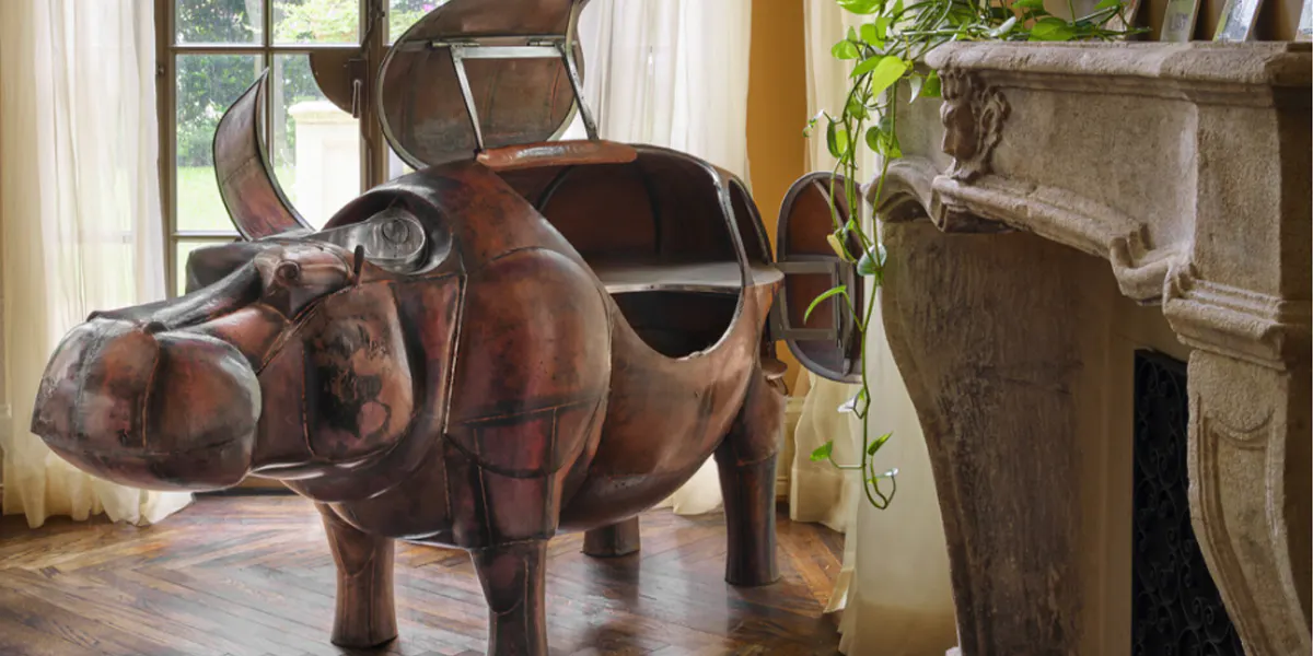 François-Xavier Lalanne (1927-2008), Hippopotame Bar, unique piece, 1976, copper, nickel silver, stainless steel, brass, lacquered wood, stamped FXL / 76 / URY, 105 x 190 x 68 cm. Photo © Sotheby's (detail)