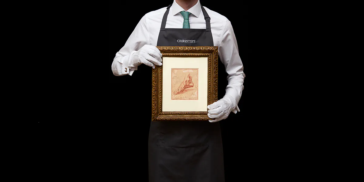 Michelangelo Buonarroti (1475 Caprese - 1564 Roma), Studio di un piede destro, studio preliminare per la Sibilla Libica sul soffitto della Cappella Sistina, disegno a gessetto rosso, firmato “Michelangelo Bona Roti”, 13,5 x 11,5 cm, prezzo stimato: 1.500.000-2.000.000 dollari. Foto © CHRISTIE'S IMAGES LTD. 2025