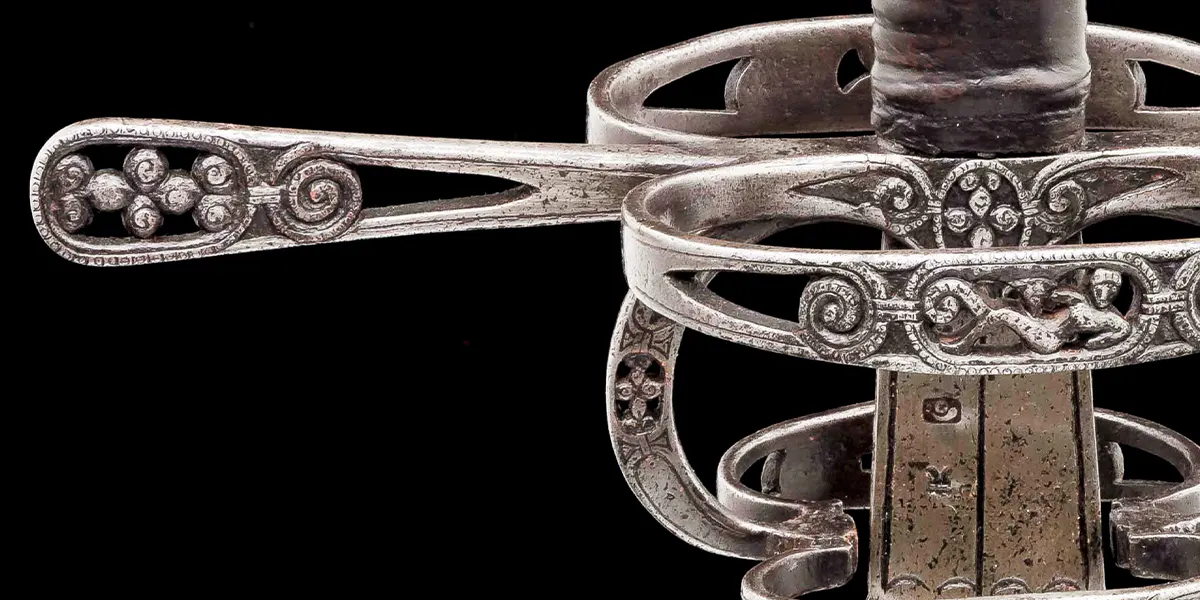 Anderthalbhänder mit eisengeschnittenem Gefäß, Italien um 1580. Foto © Landshuter Rüstkammer (Detail)