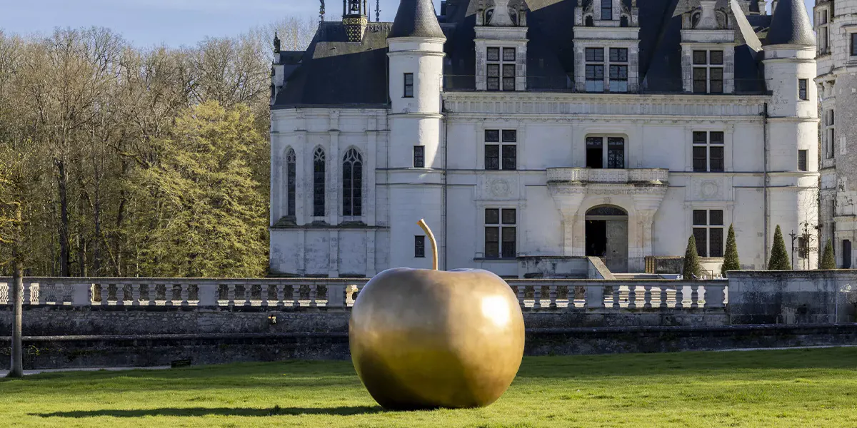 Claude Lalanne's Pomme de New York at the Château de Chenonceau is on display in Paris from April 9 to 15. Photo © Christie's Images Limited 2026 (detail)