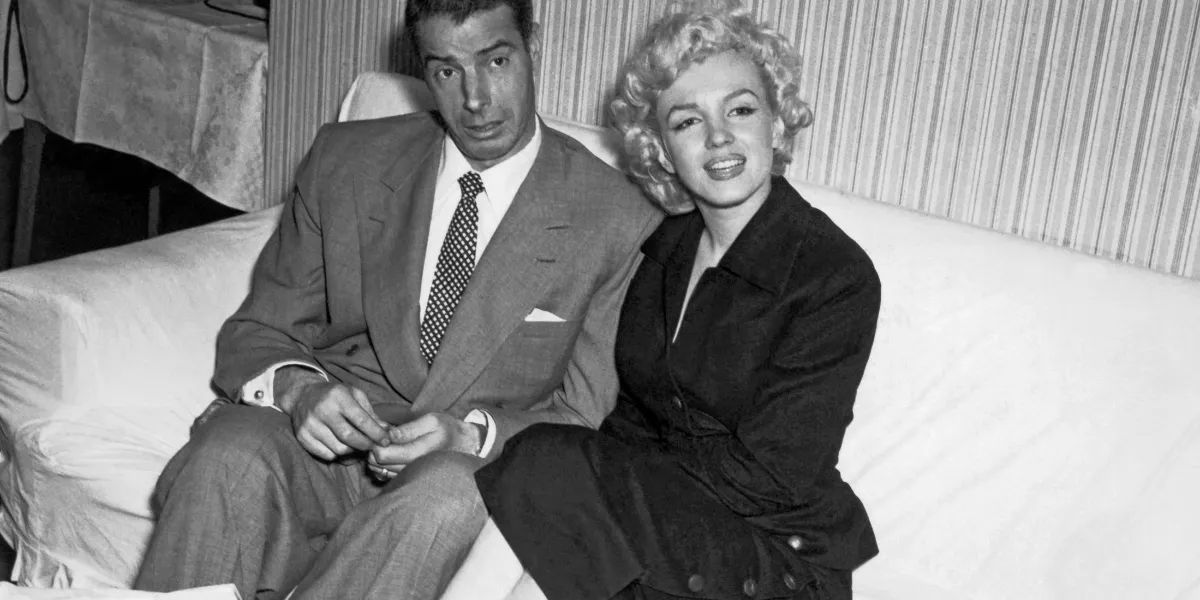 Marilyn Monroe und Joe DiMaggio, ca. 1954. (Foto von Underwood Archives/Getty Images) (Detail)