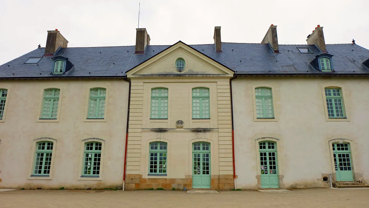 Chambres d’artistes au Château du Pé