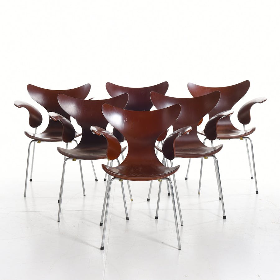 Arne Jacobsen's 'Liljan' chair. Photo © Stockholms Auktionsverk