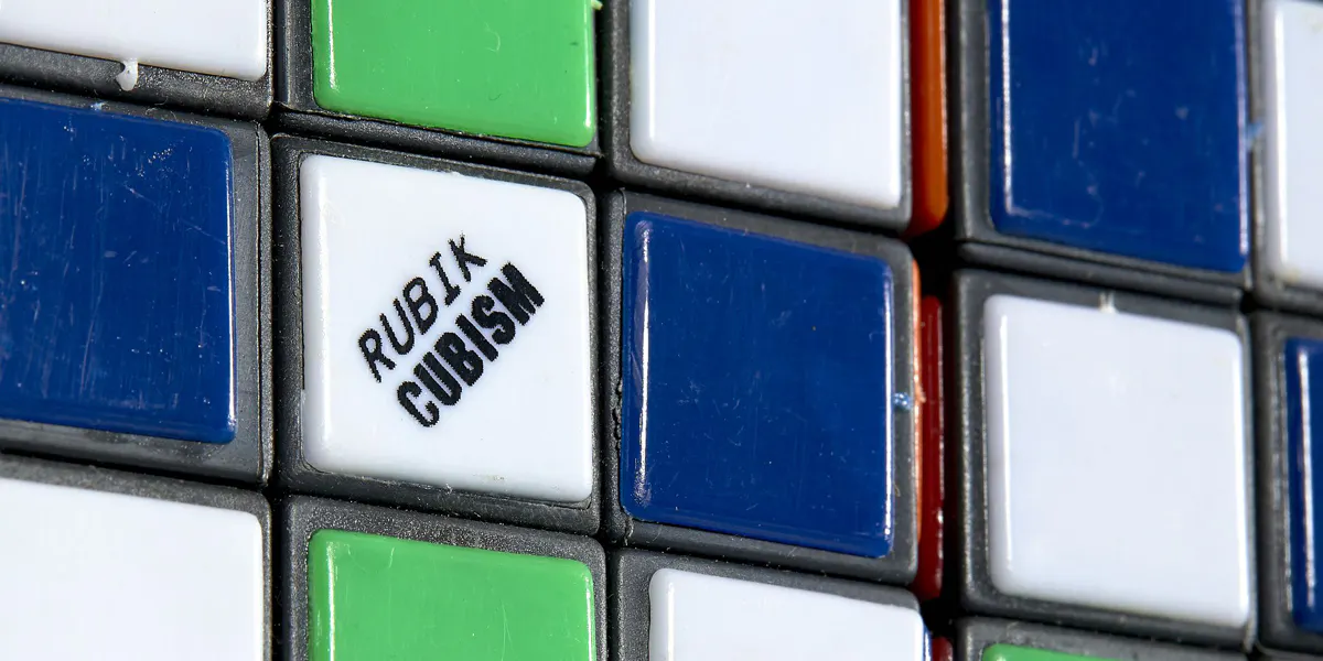 Détail « Rubik Dalaï Lama » par Invader. Photo © Artcurial