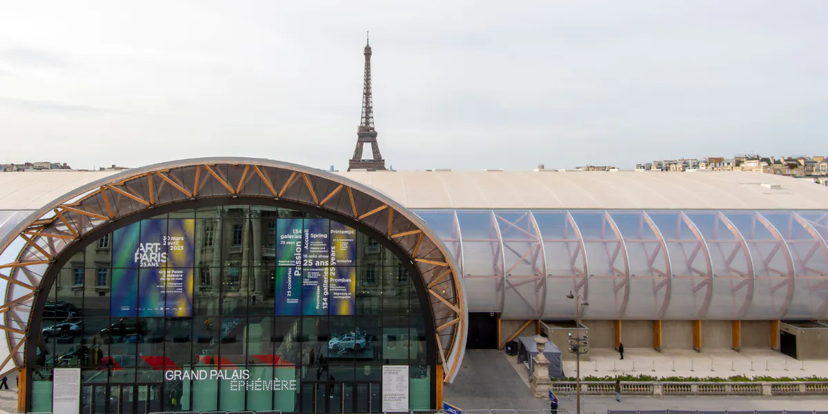 Art Paris 2023, Vue École militaire. Art Paris 2023 © Marc Domage (détails)