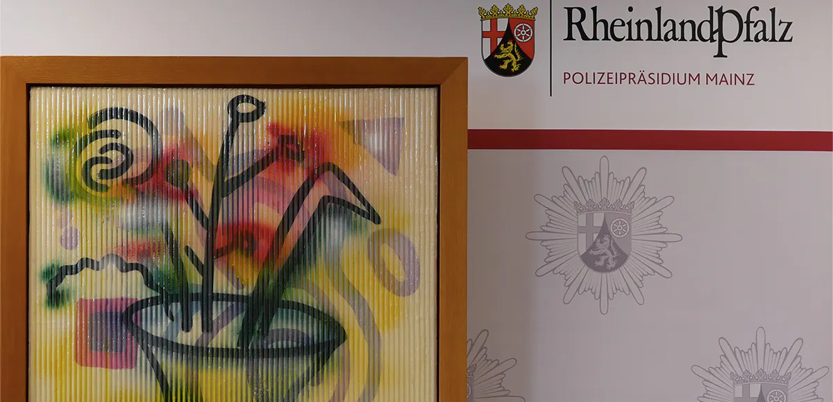 "Vasen Linsenbild" von Sigmar Polke. Foto: Polizeipräsidium Mainz (Detail)