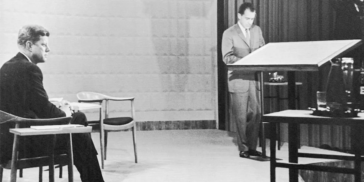 La sedia di Hans J. Wegner è diventata famosa in tutto il mondo quando è stata presentata durante la prima campagna elettorale presidenziale trasmessa in televisione. Foto: Getty (ritagliata)