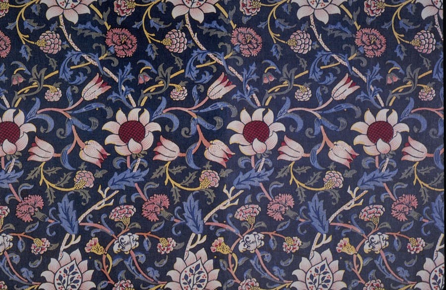 ‘Evenlode’ block-printed fabric by William Morris in 1888. Photo public domain