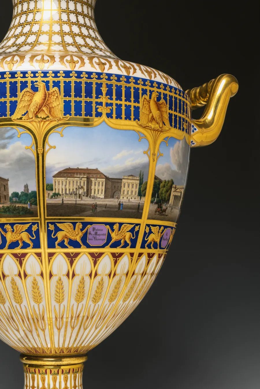 Vase with views of Berlin, gilding and Prussian blue background, design by Carl August Menzel based on models by Carl Daniel Freydanck and Johann Christian August Walter, KPM Berlin, around 1838. Photo © Lempertz
