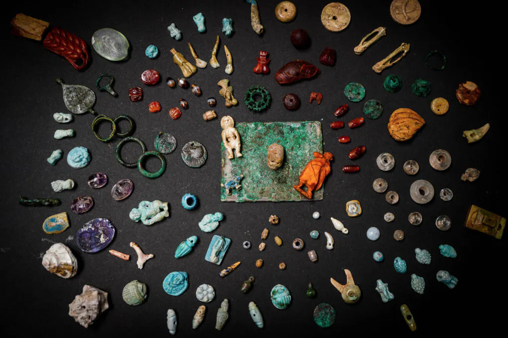 Aparece en Pompeya un cofre lleno de tesoros y amuletos