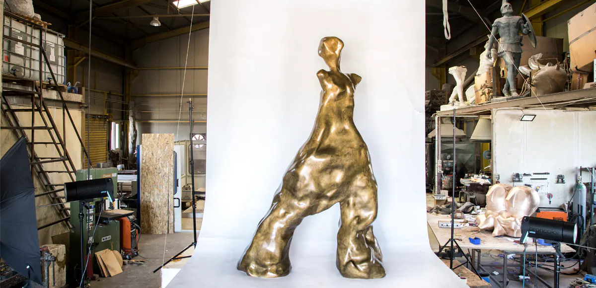 Daniel Silver, 'Dancer', 2019, brons. Foto: Christina Papas för CFHILL, konstgjuteriet i Aten.