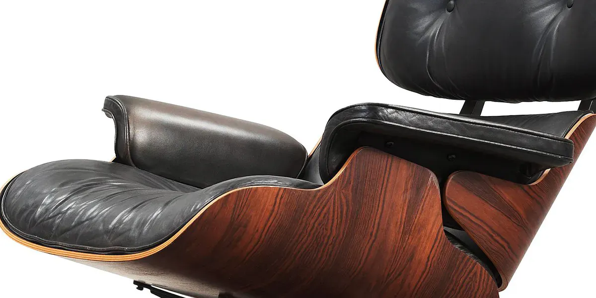 Charles & Ray Eames, "Lounge Chair with Ottoman", Herman Miller, USA. Photo © Bukowskis (detail)
