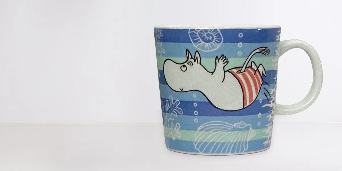 The Moomin mug 'Swimming with Seashells' from 2006 was sold on the Swedish platform Tradera for a record price. Photo © Tradera
