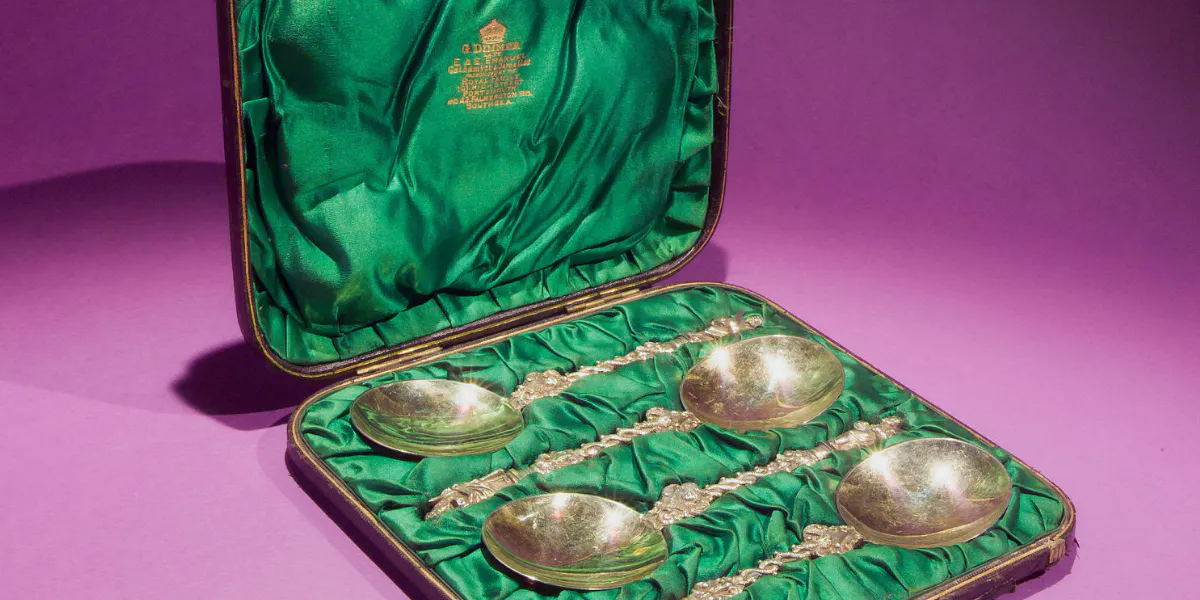 Cuillères Apôtre en argent vermeil, Londres 1871 (détail). Photo Telearte
