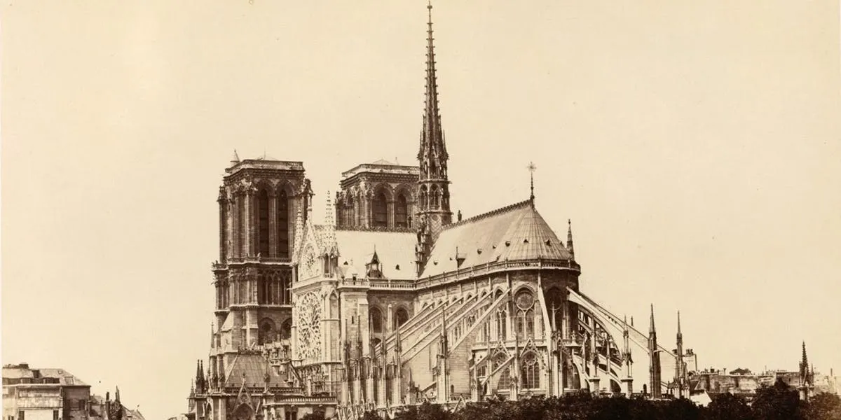 La cathédrale à la fin du XIXe siècle d'après une gravure d'Alfred-Alexandre Delauney, image via Wikipedia