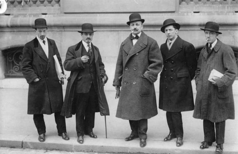 Luigi Russolo , Carlo Carrà , Filippo Tommaso Marinetti, Umberto Boccioni  and Gino Severini in front of Le Figaro, Paris, 9 February 1912. Photo in the public domain 