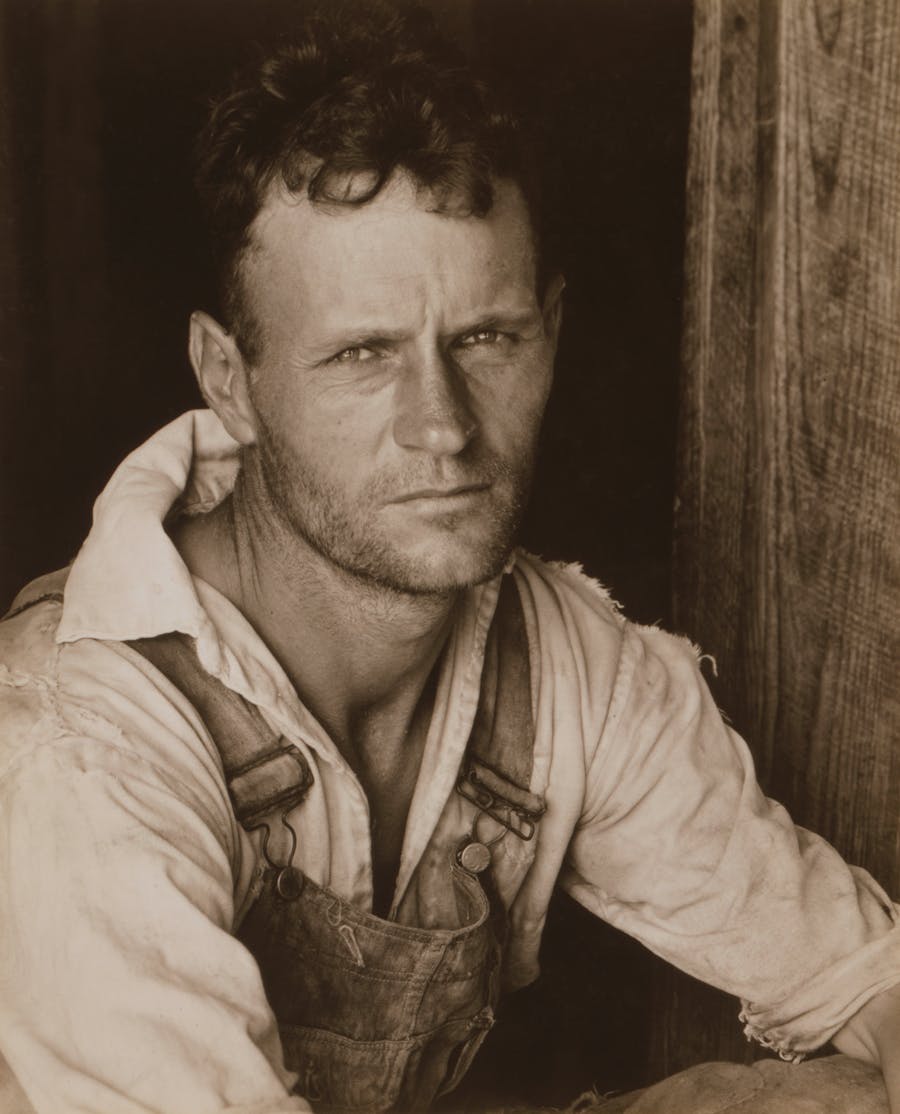 Floyd Burroughs, farmer, by Walker Evans. (Photo by VCG Wilson/Corbis via Getty Images)


Floyd Burroughs, métayer par Walker Evans (Photo par VCG Wilson/Corbis via Getty Images)