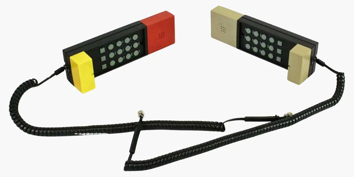Ettore Sottsass and David Kelley, ‘Enorme’ telephones, 30 x 15 x 12 cm. Photo © Lots Road Auctions