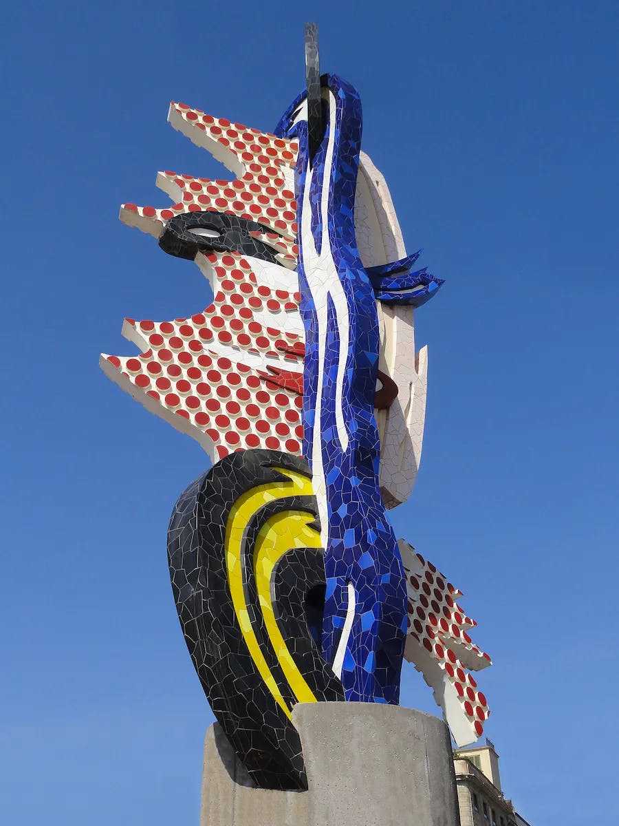 Roy Lichtenstein, Cap de Barcelona, ​​sculpture, mixed media, Barcelona. This is technically the direction of the sculpture. License CC BY-SA 3.0 ES Wikimedia Commons