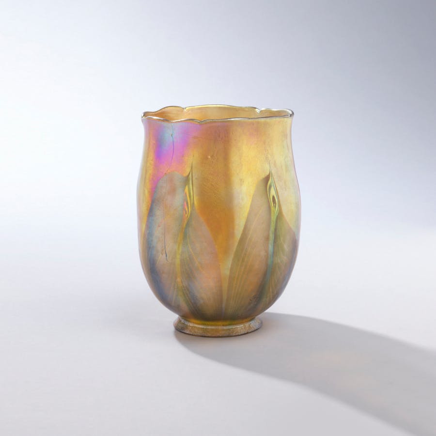 Tiffany favrile glass shade, 1907. Image: CC0